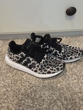 Adidas Womens Swift Run 1.0